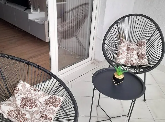 Centar Two Apartment